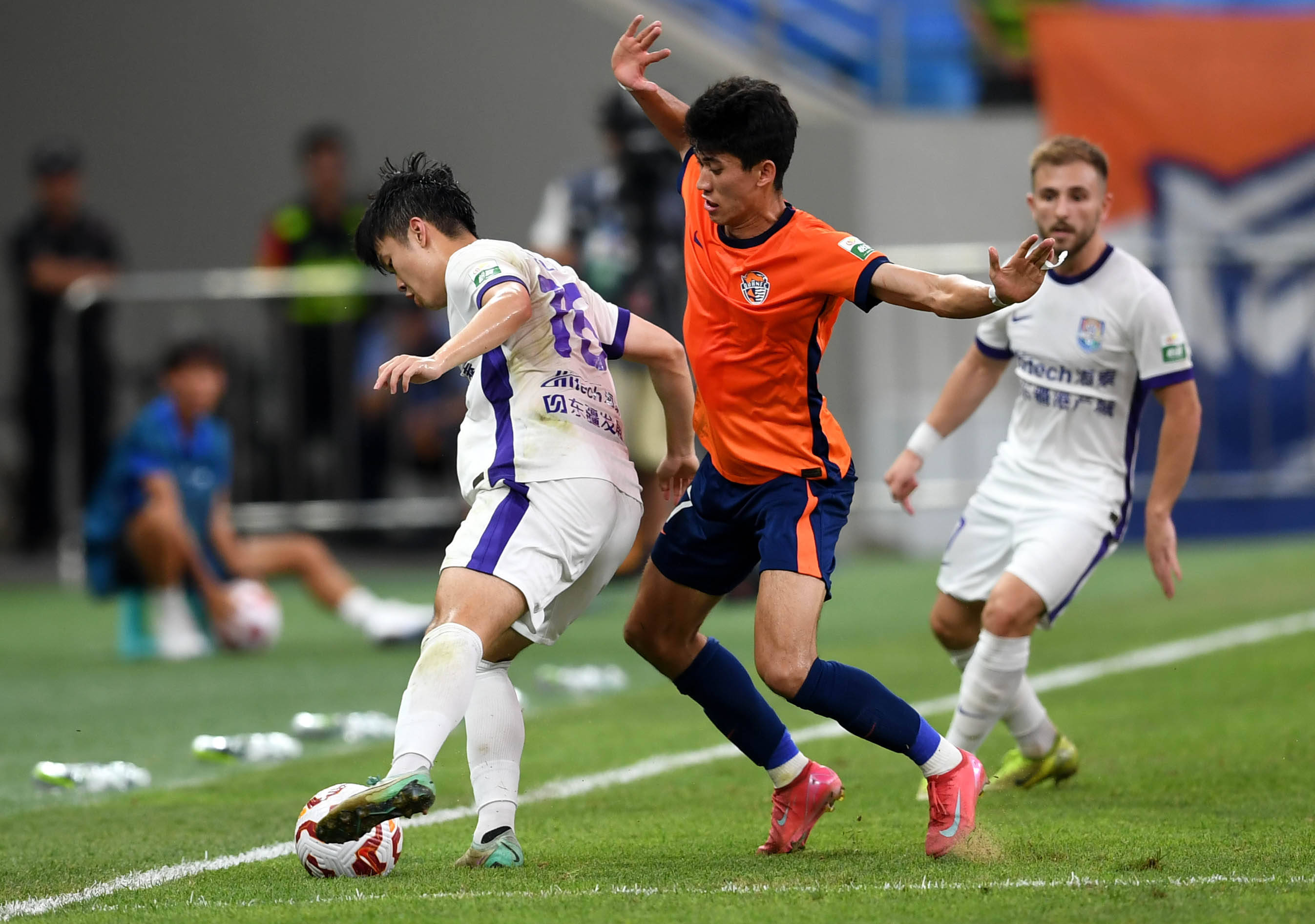 和前锋不断 和前锋不断