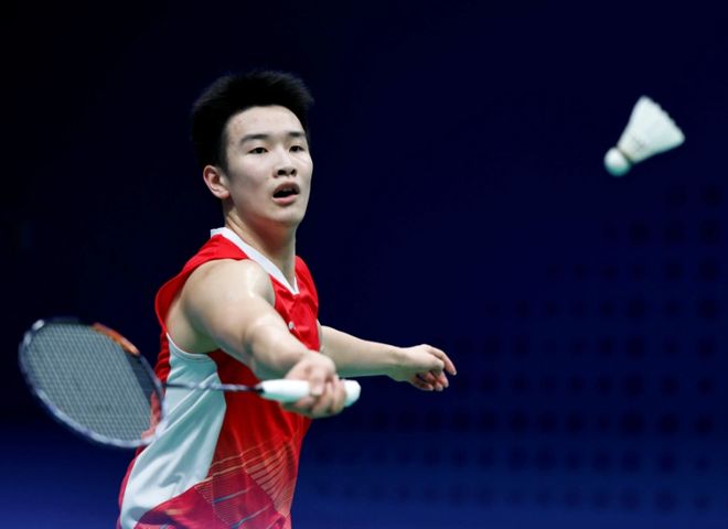 球队艰难地 球队艰难地